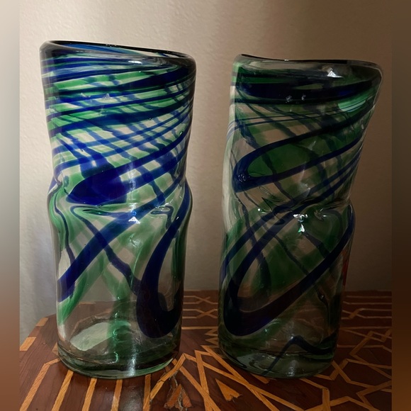 UNIQUE GLASSES/VASES - Picture 3 of 6